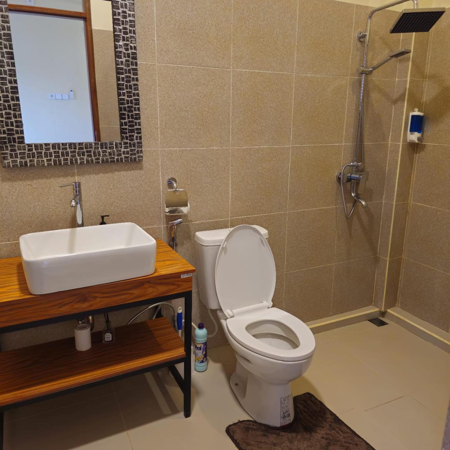 Suci'S Friendly Apartments ماتارام المظهر الخارجي الصورة